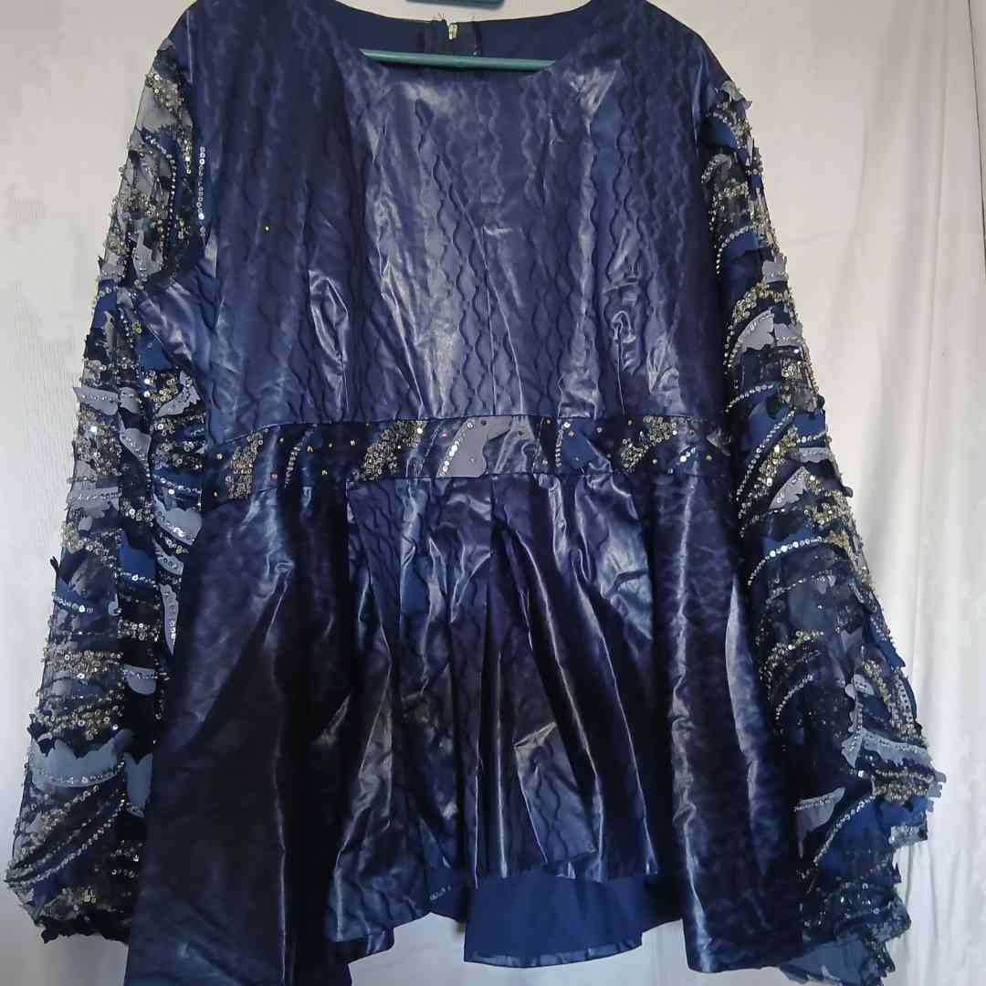 Ensemble jupe et haut femme bleu marine en bazin dentelle élégant cérémonie