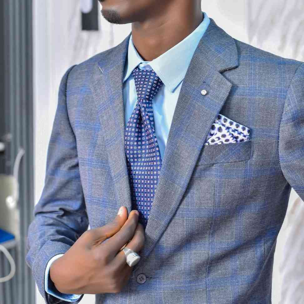 Costume homme élégant gris à carreaux bleus sur mesure, ensemble slim fit