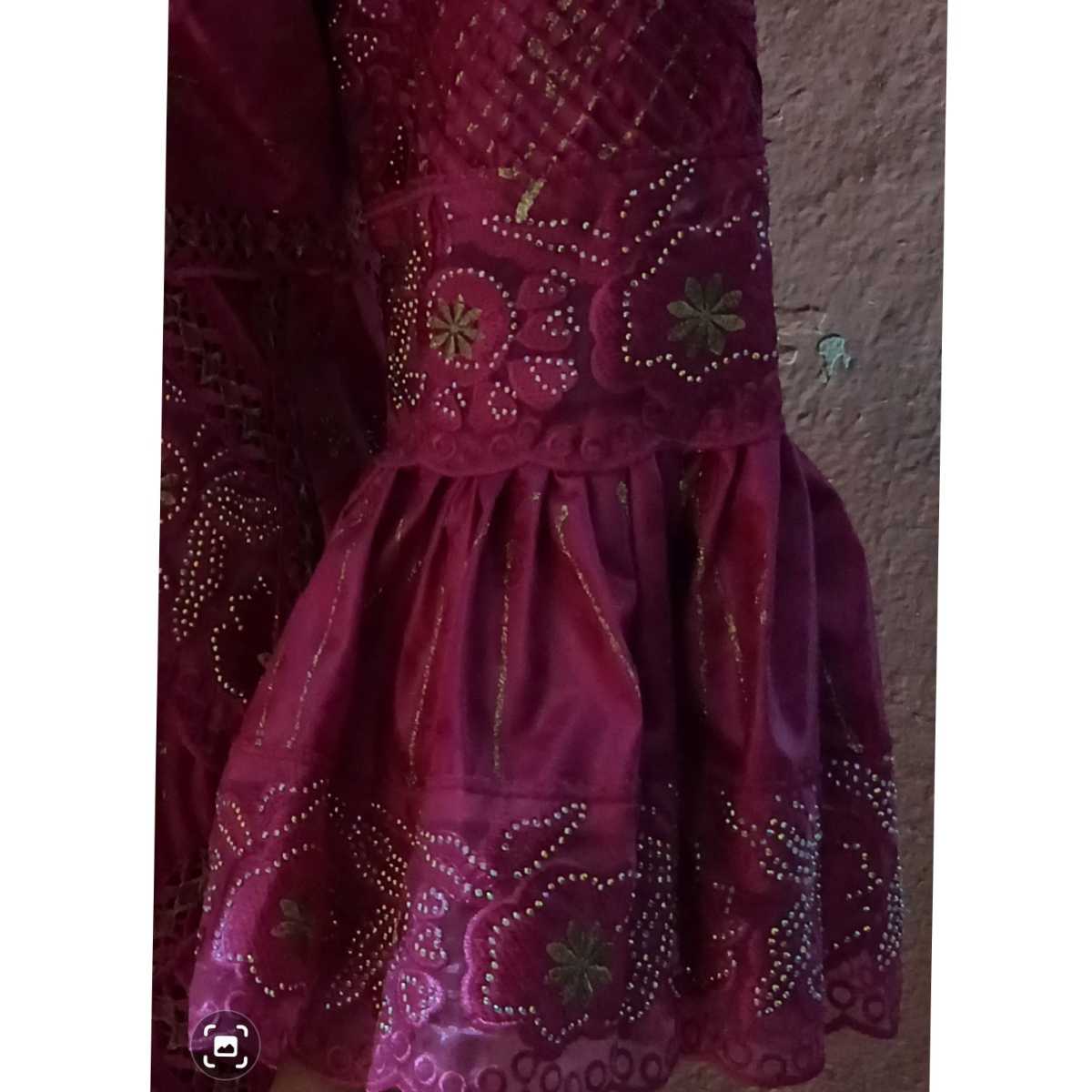Robe rose longue brodée, élégante soirée et mariage femme