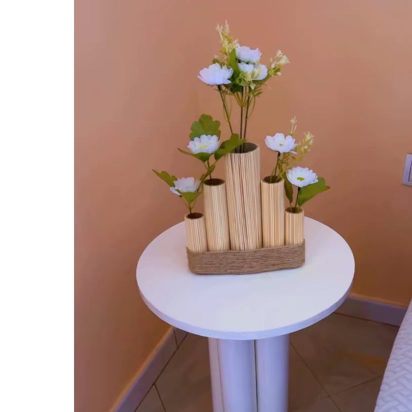 Pot de fleurs beige en céramique décoratif