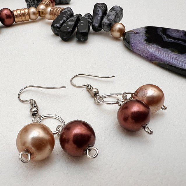 Ensemble collier et boucles d'oreilles en pierres naturelle