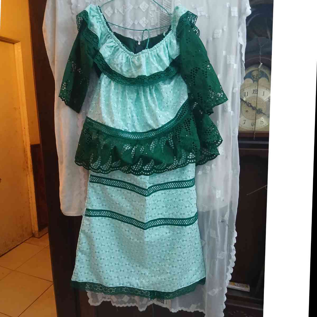 Ensemble jupe et haut femme vert brodé bohème chic dentelle coton léger