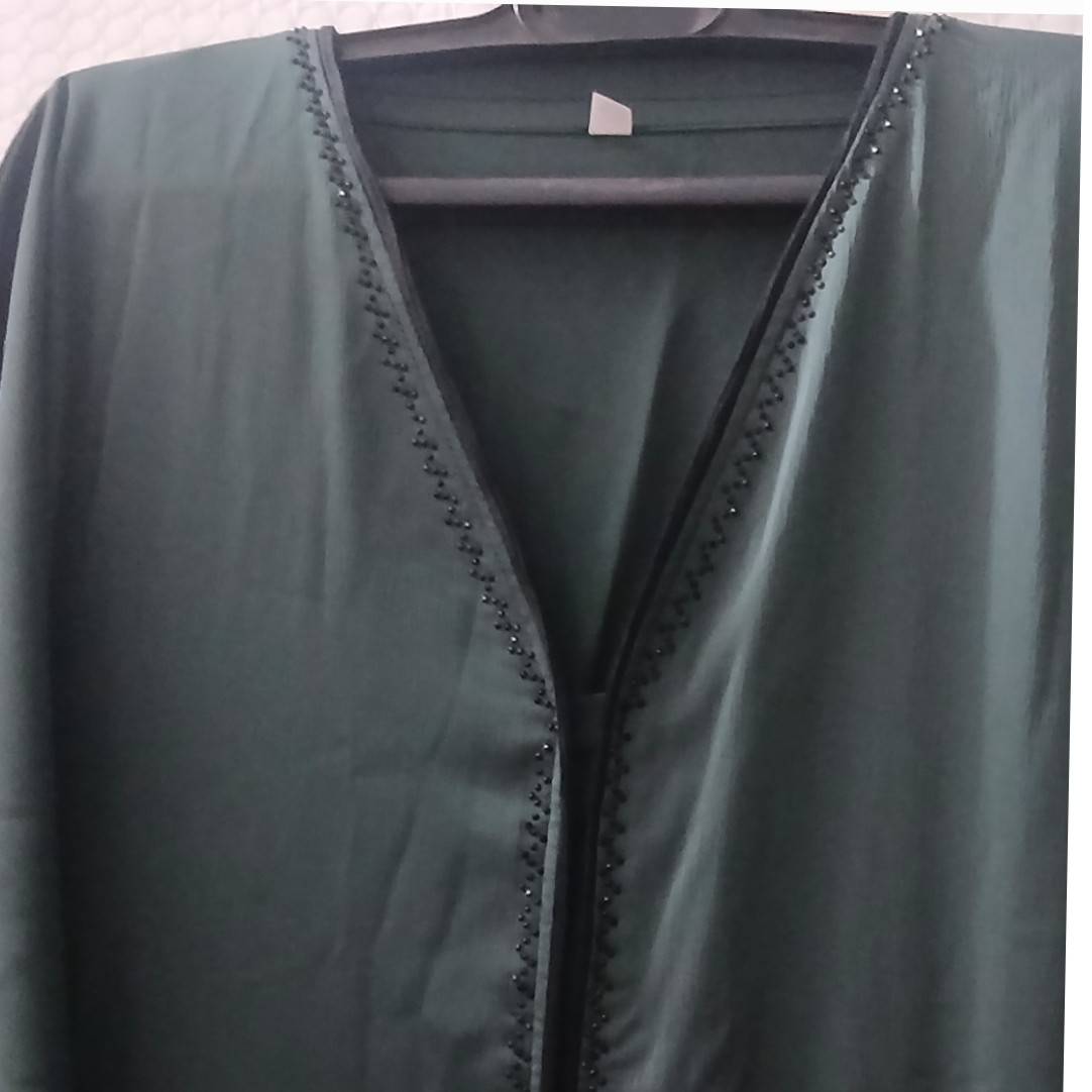 Abaya femme perlee exclusive pour un style unique et élégant