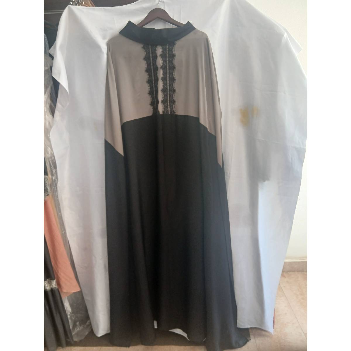 Robe grise élégante femme longue bicolore chic pour bureau et soirée