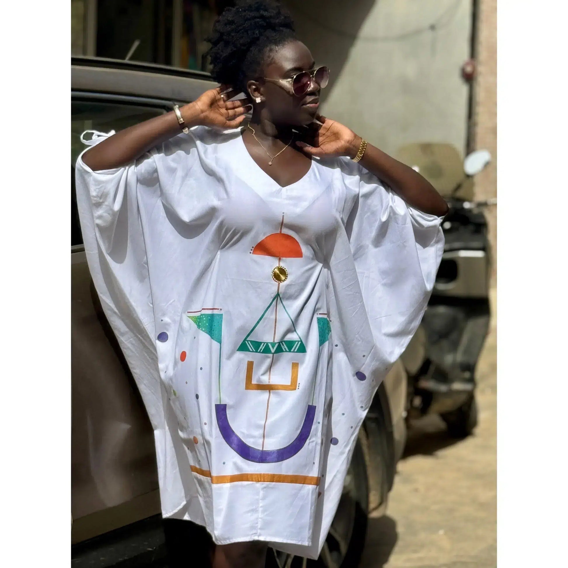 Tunique blanche femme 3/4 coton, motif artistique peint main, look chic