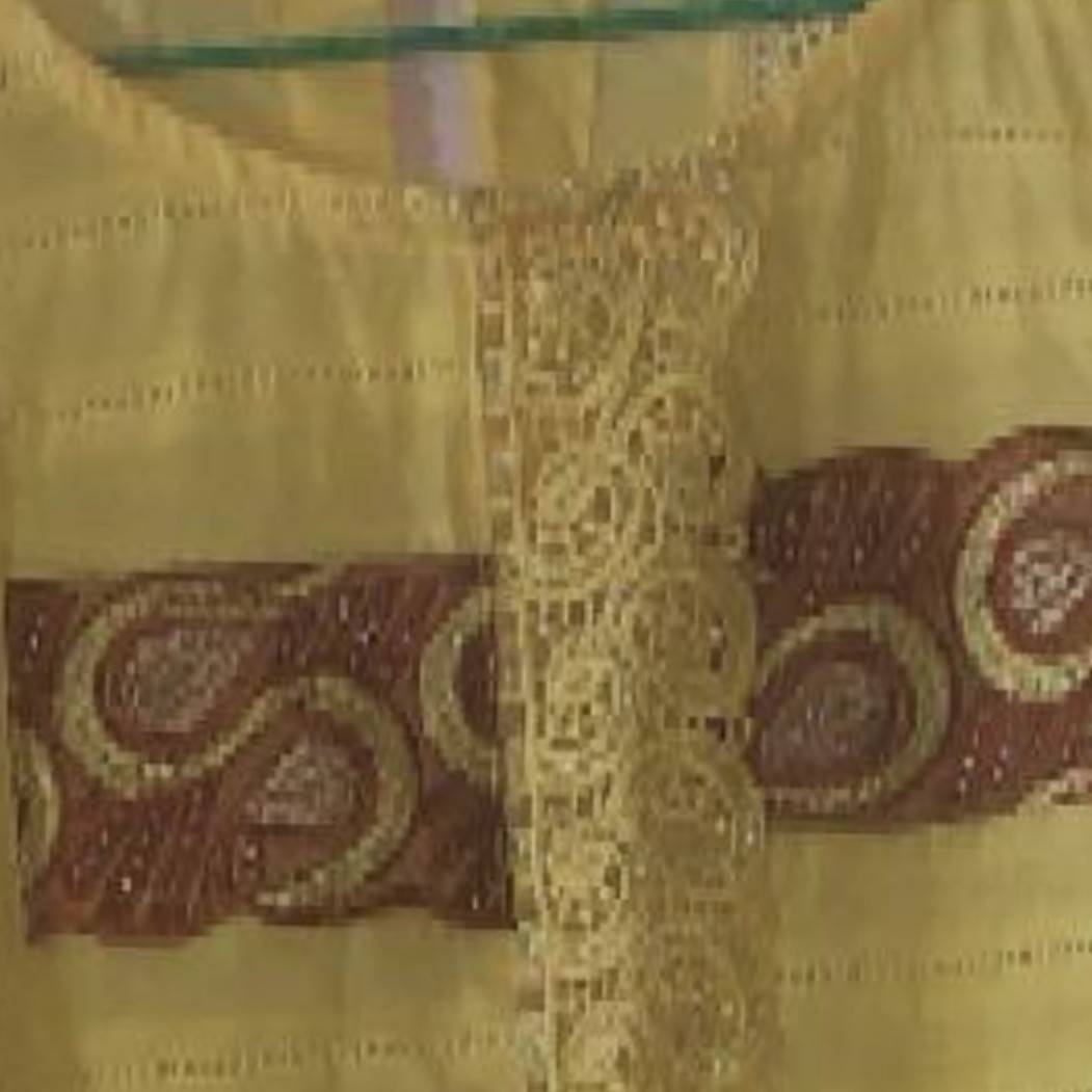 Robe femme en brode et garnitures