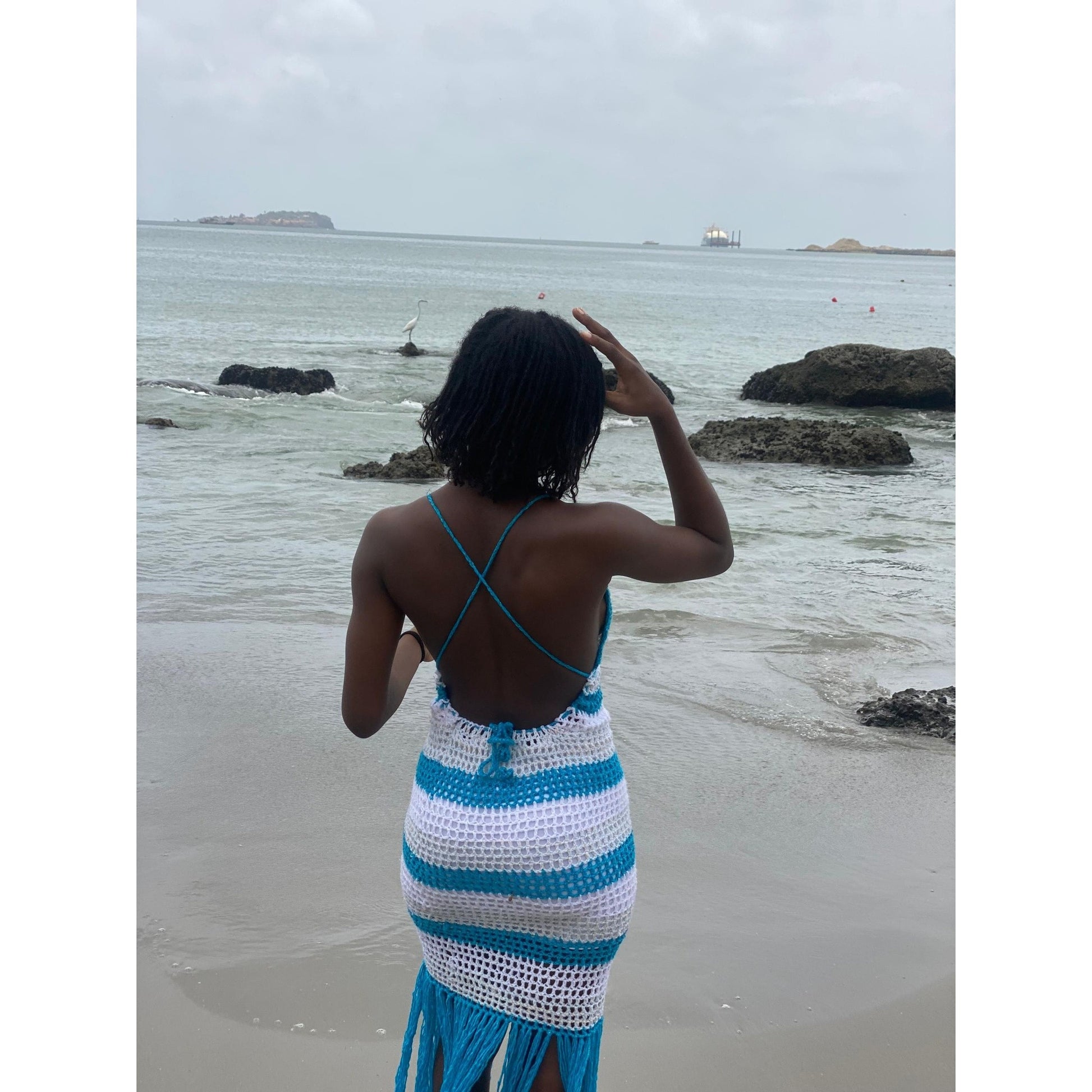 Robe crochet bleu et blanc motifs de la mer élégance irrésistible