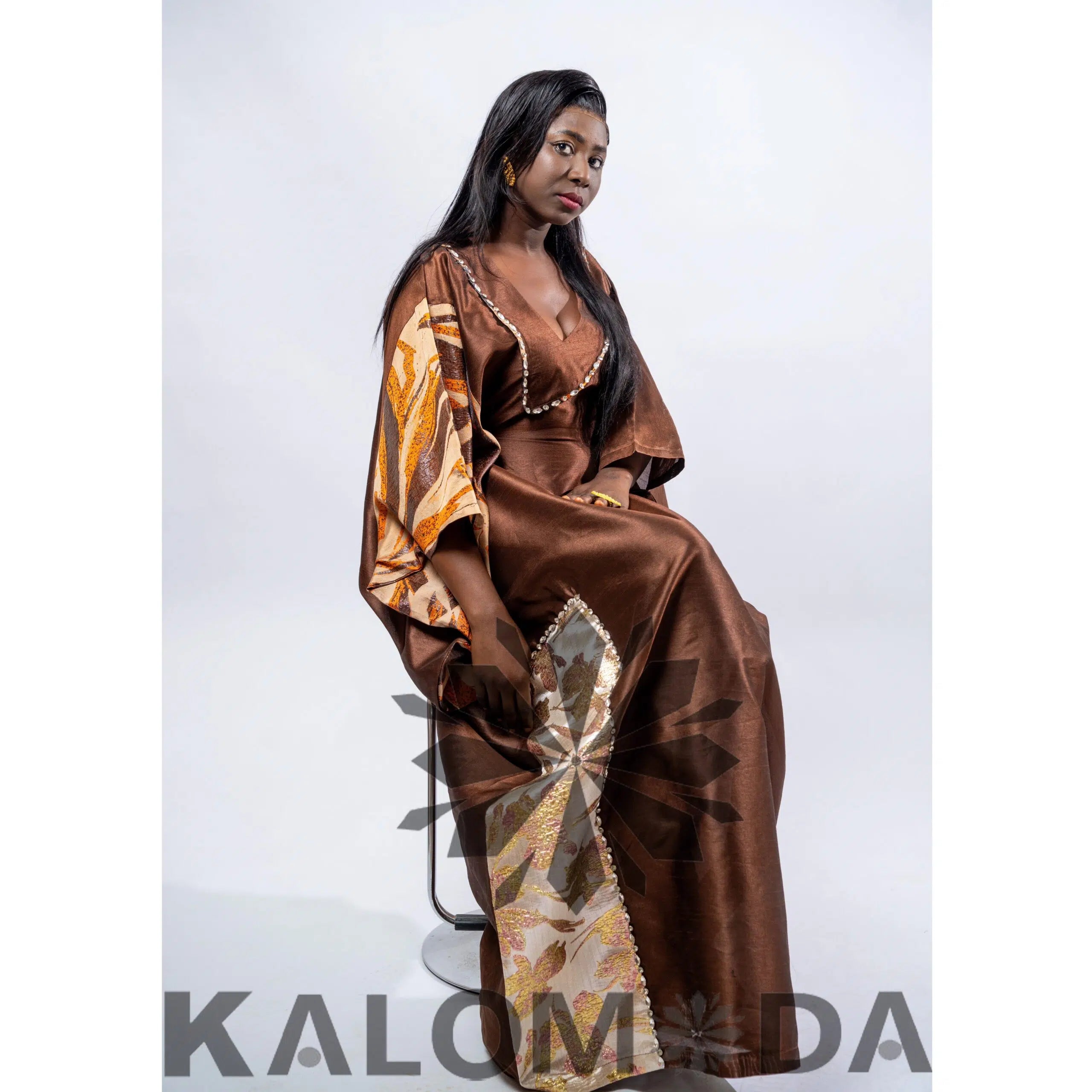 Bubu africain femme marron – Robe longue satinée élégante cérémonie