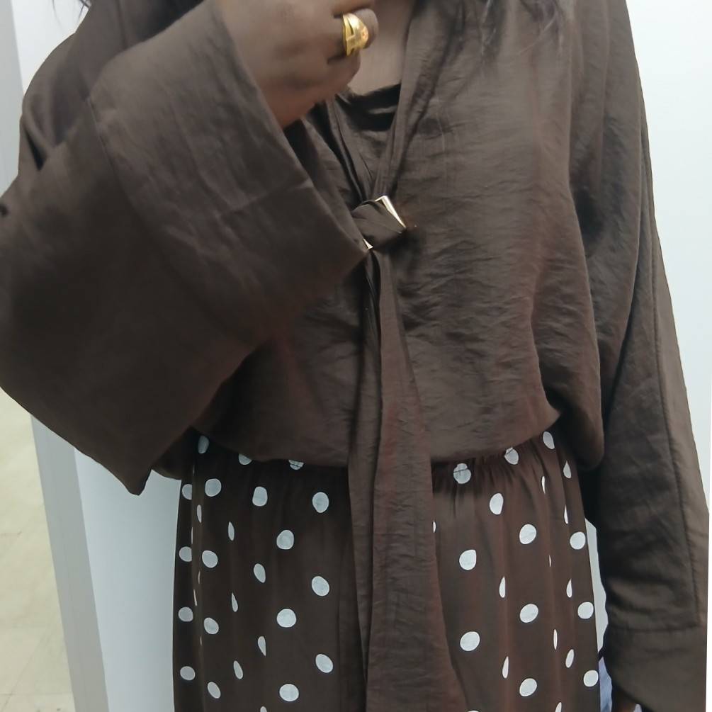 Ensemble femme chemisier et jupe chic à pois, élégant, fluide, multicolore
