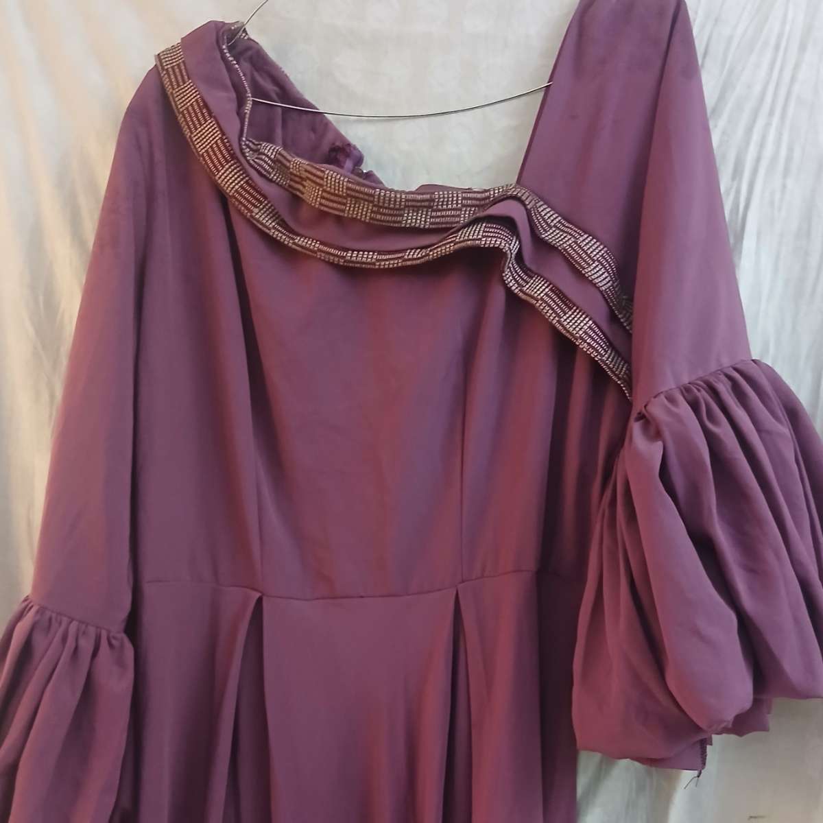 Robe femme coton pagne tissé chic, longue élégante, col asymétrique