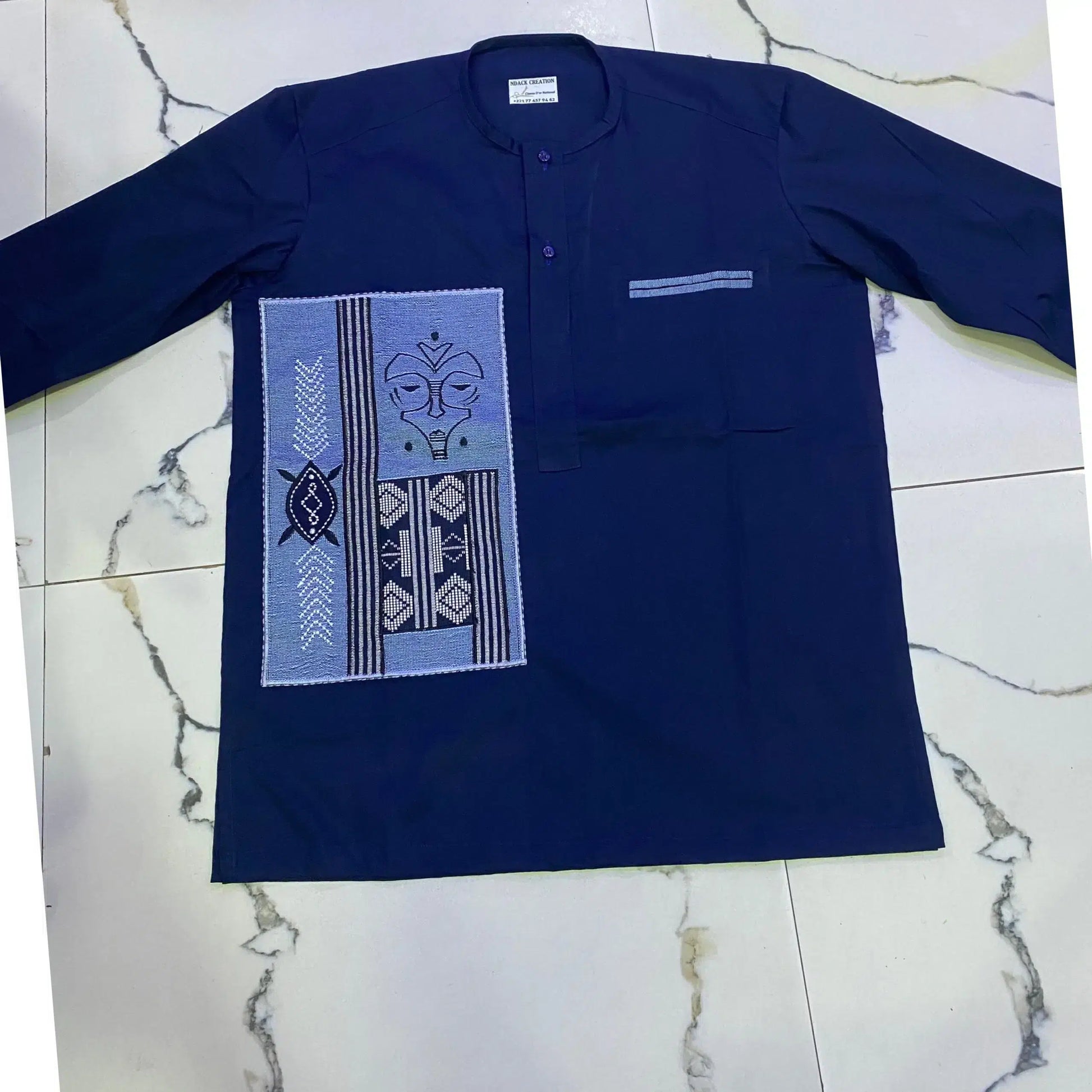 Chemise longue homme coton bleu – Patchwork pagne africain artisanal Sénégal