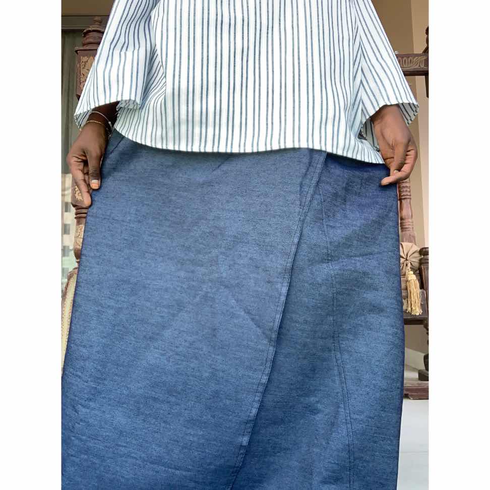Jupe portefeuille en jean femme et haut rayé chic bleu blanc