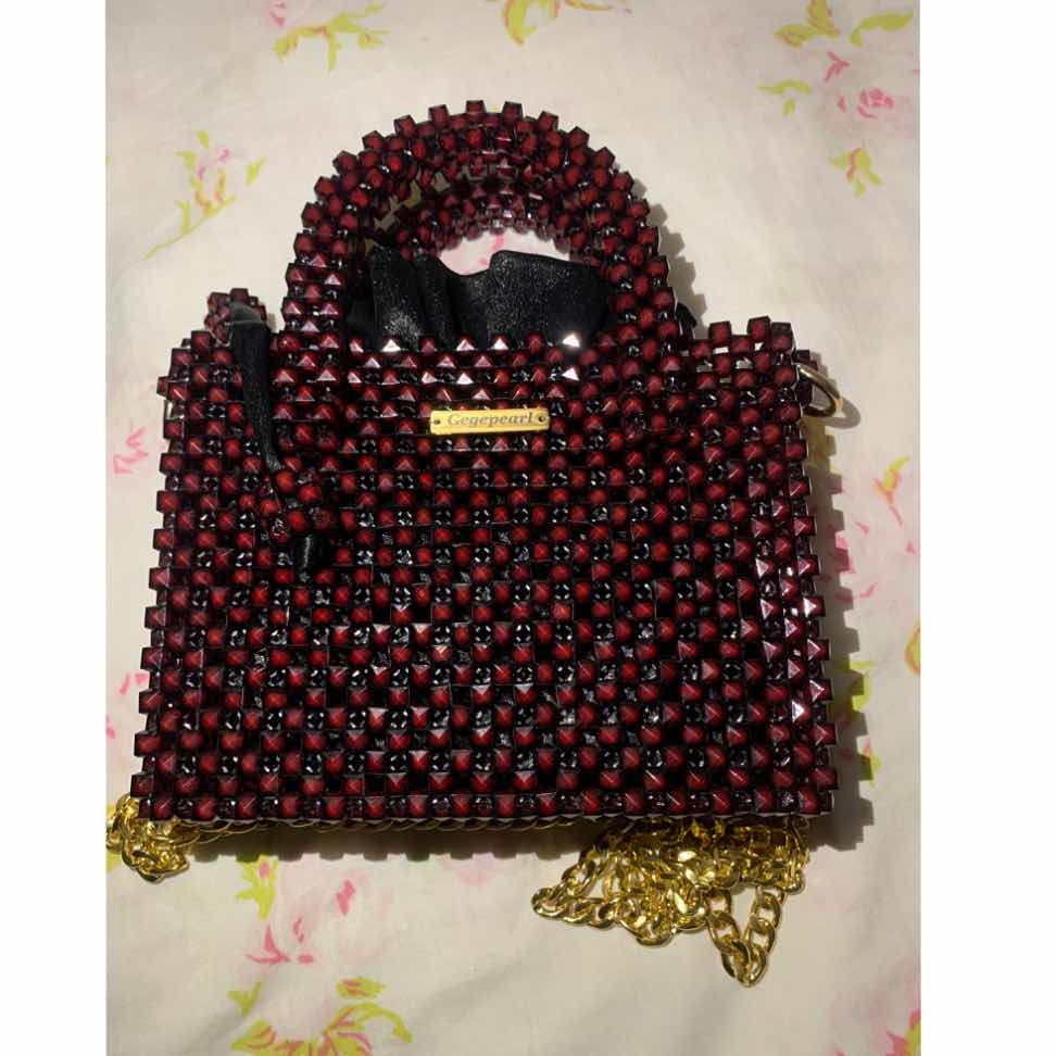 Sac à main bordeaux en perle femme avec bandoulière