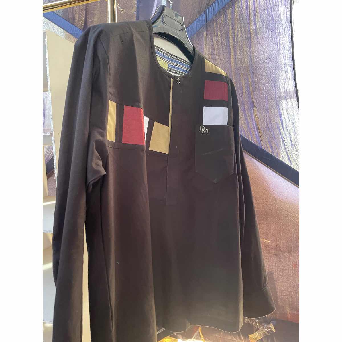 Chemise homme manches longues marron brun, élégante et confortable