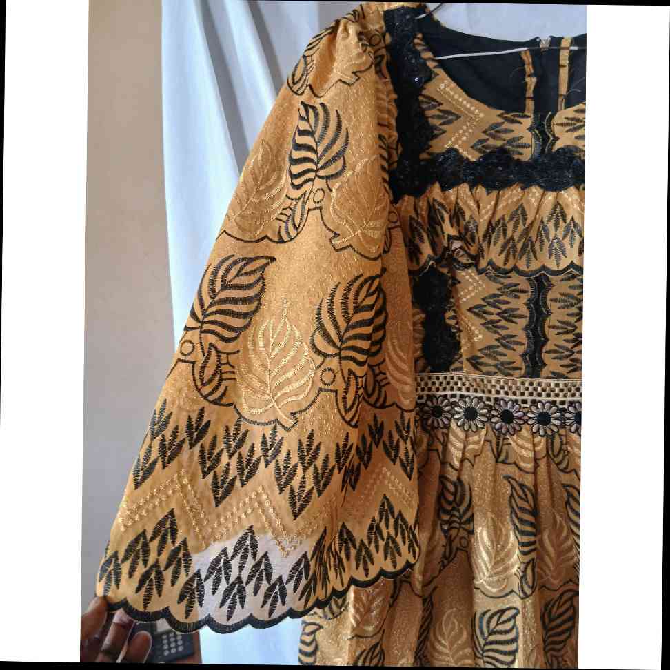 Robe brodée jaune moutarde femme, longue bohème chic, manches bouffantes