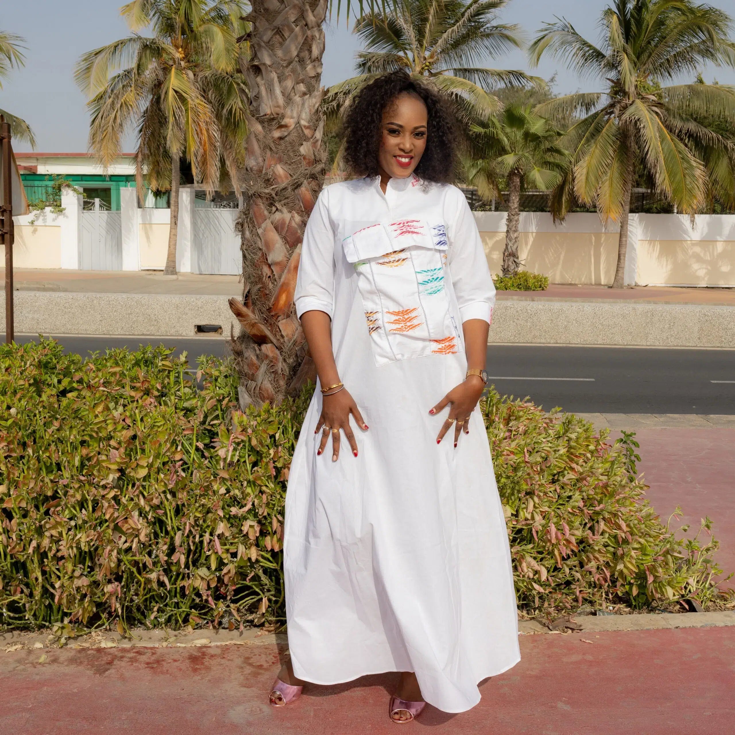 Robe Maxi Éclat Brodée Blanche - Élégance et Confort