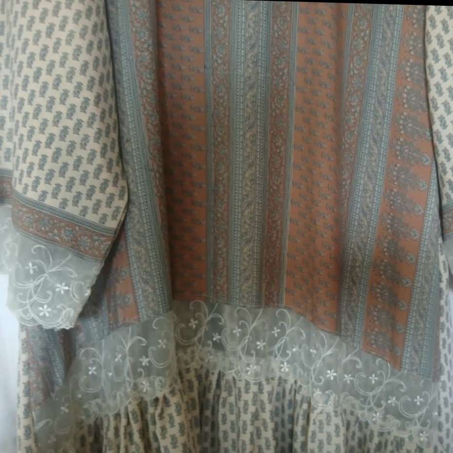 Robe longue bohème chic femme en soie et dentelle, manches longues élégante