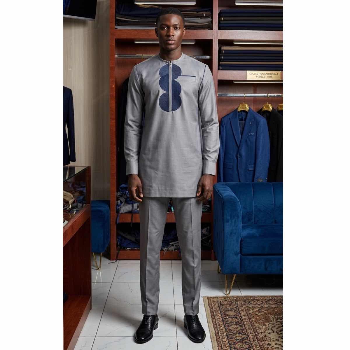 Ensemble homme élégant brodé gris bleu marine, costume moderne chic