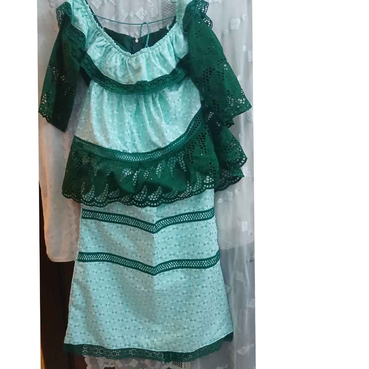 Ensemble jupe et haut femme vert brodé bohème chic dentelle coton léger