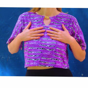 Crop top femme violet rayé Nelou, haut court élégant à col rond
