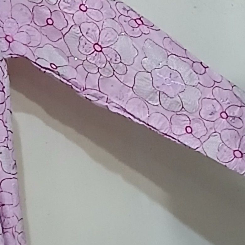 Robe brodée rose clair élégante, dentelle chic femme, soirée ou cérémonie