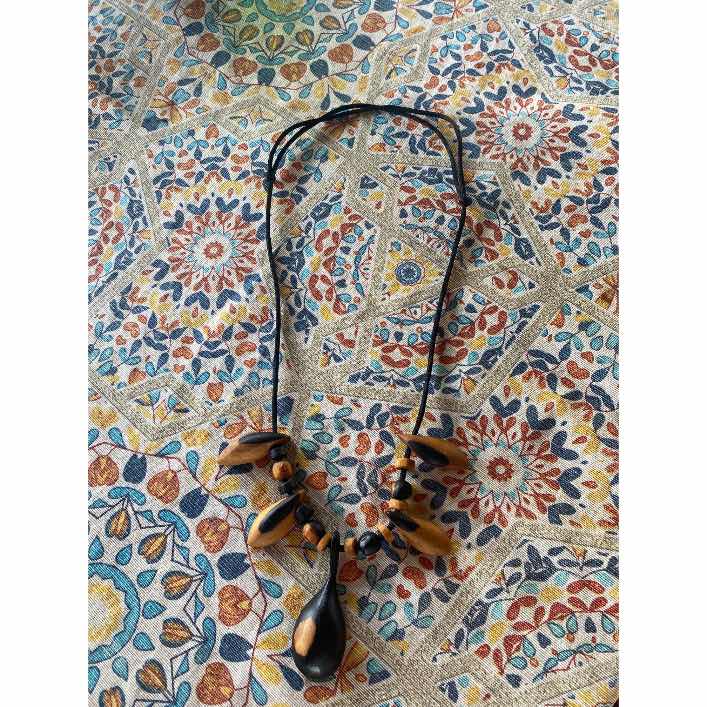 Collier en bois pour homme artisanal ébène noir et beige, bijou original