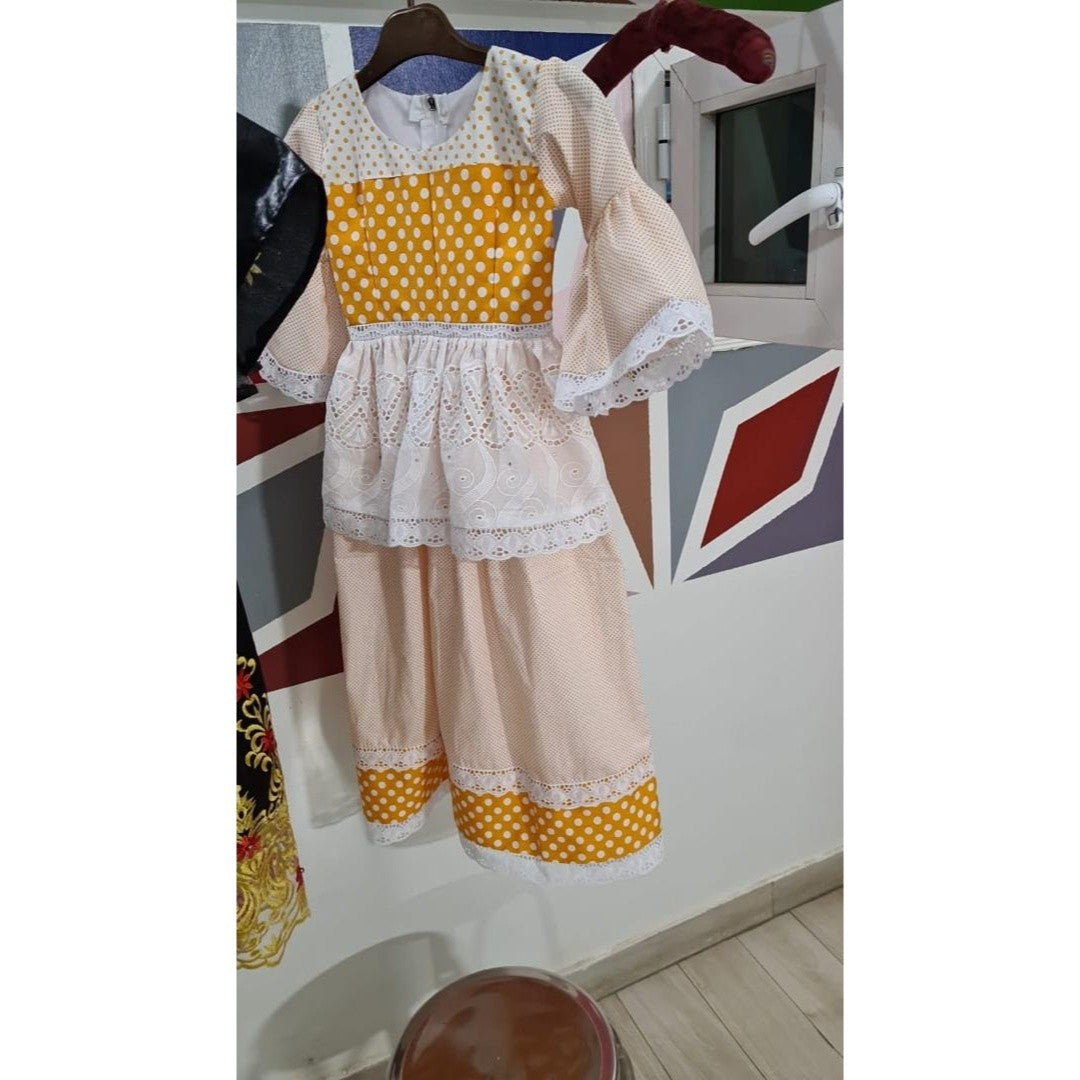 Robe fillette broderie anglaise, manches évasées - 5 / 7ans