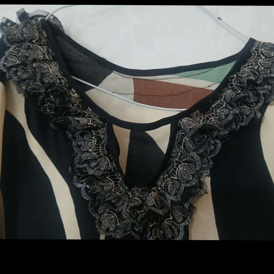 Robe en soie avec dentelle