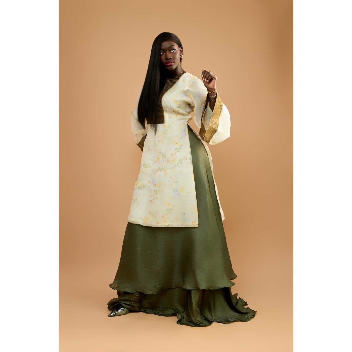 Robe mariage modern jaune poussin et vert olive élégante longue