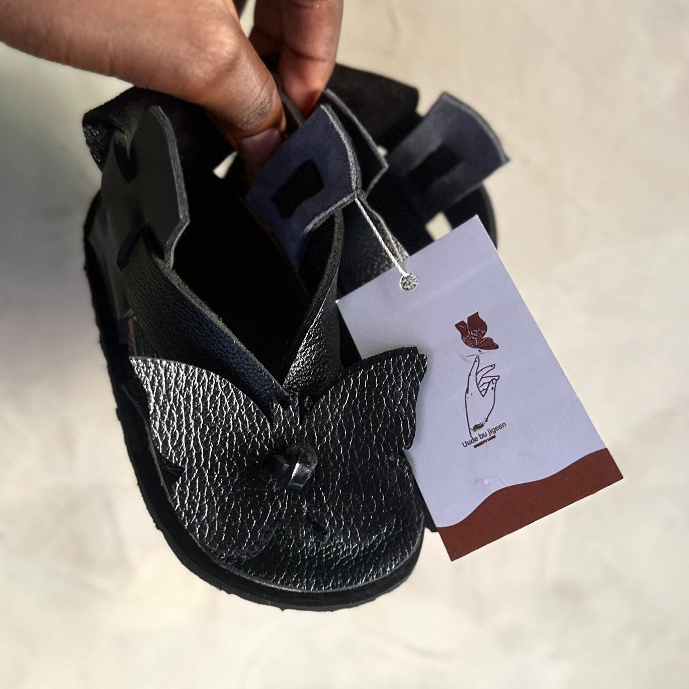 Sandales enfant cuir confort et robustesse artisanale