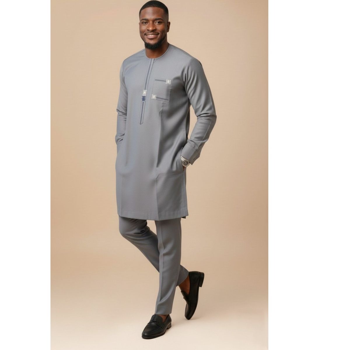 Ensemble homme élégant gris tunique et pantalon chic pour cérémonie