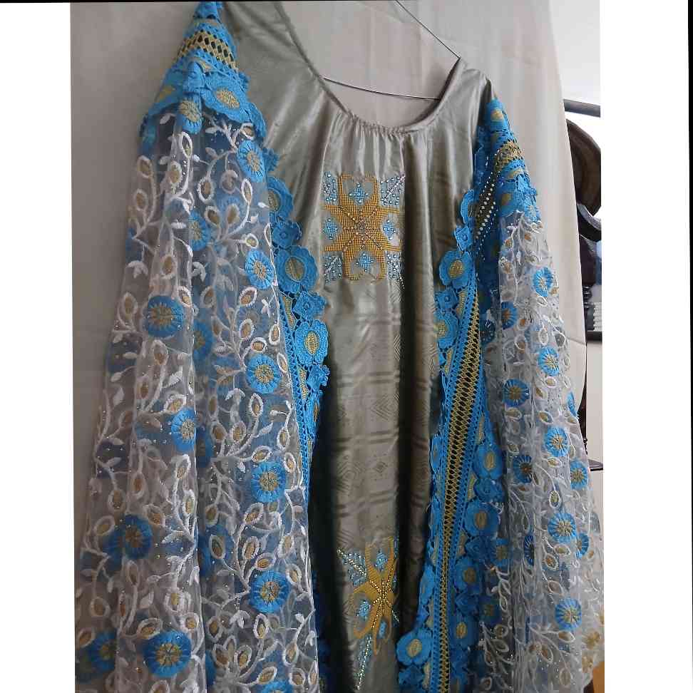Boubou geztner dentelle bleu, robe africaine élégante femme cérémonie
