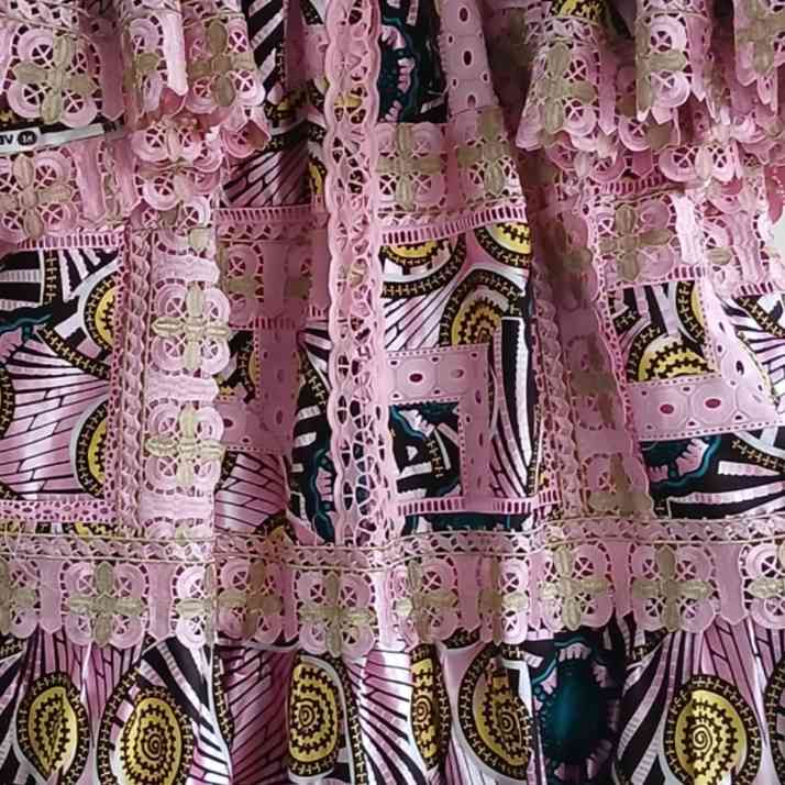 Robe wax femme longue ethnique chic avec dentelle, cérémonie ou soirée