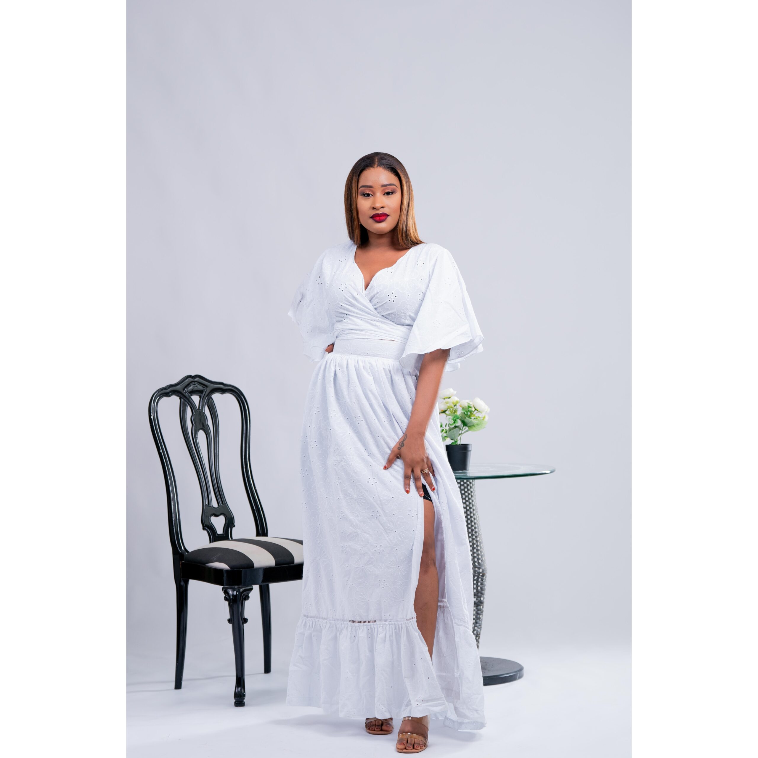 Robe Brodée Anglaise Longue à manches papillons Blanche pour femmes - COCO DRESS