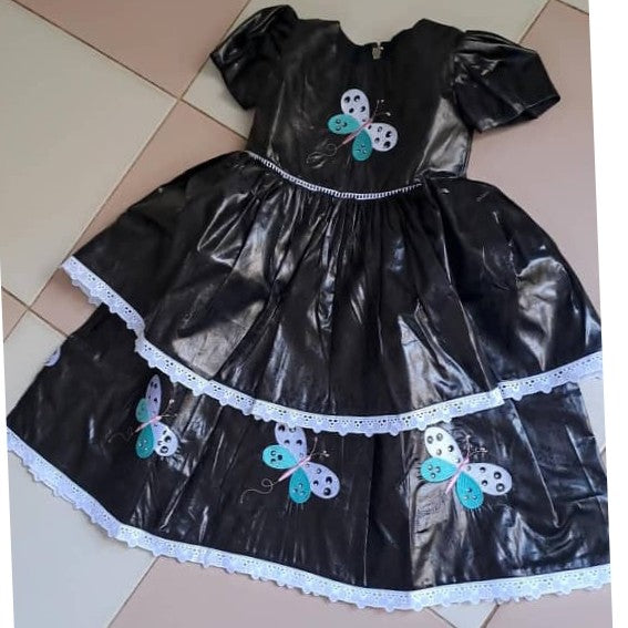 Robe papillon fille 3 ans noire élégante double volant broderie chic