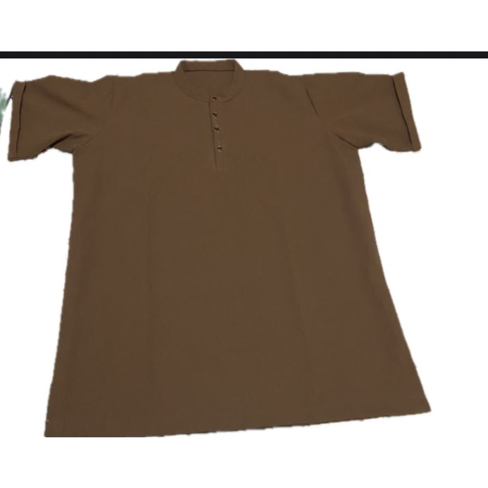 Chemise homme marron tabac col rond ample coton – Manche courte confortable