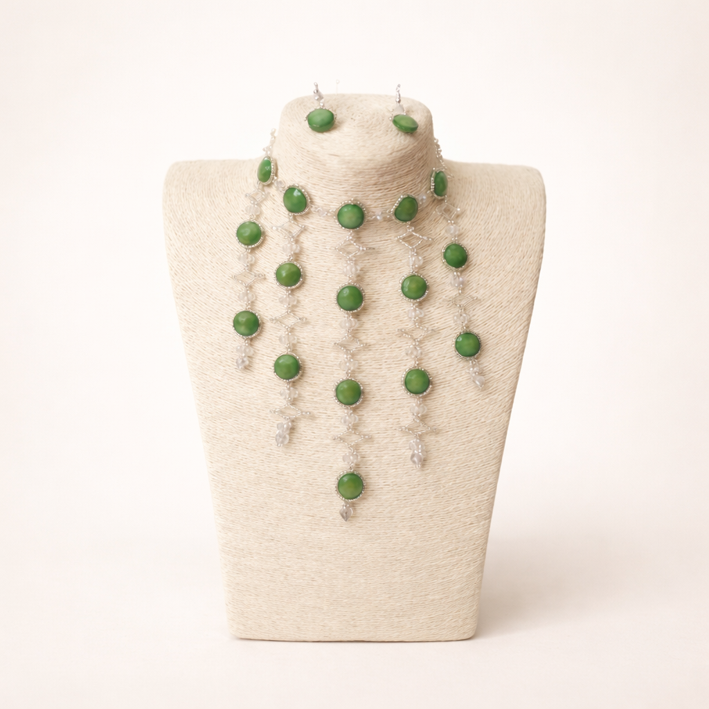 Elegant handmade silver pearl chic green necklace for women
