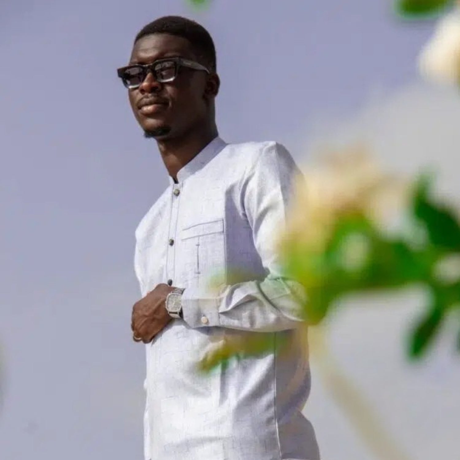 Costume africain homme tissu fil-à-fil – Élégance moderne et cérémonie