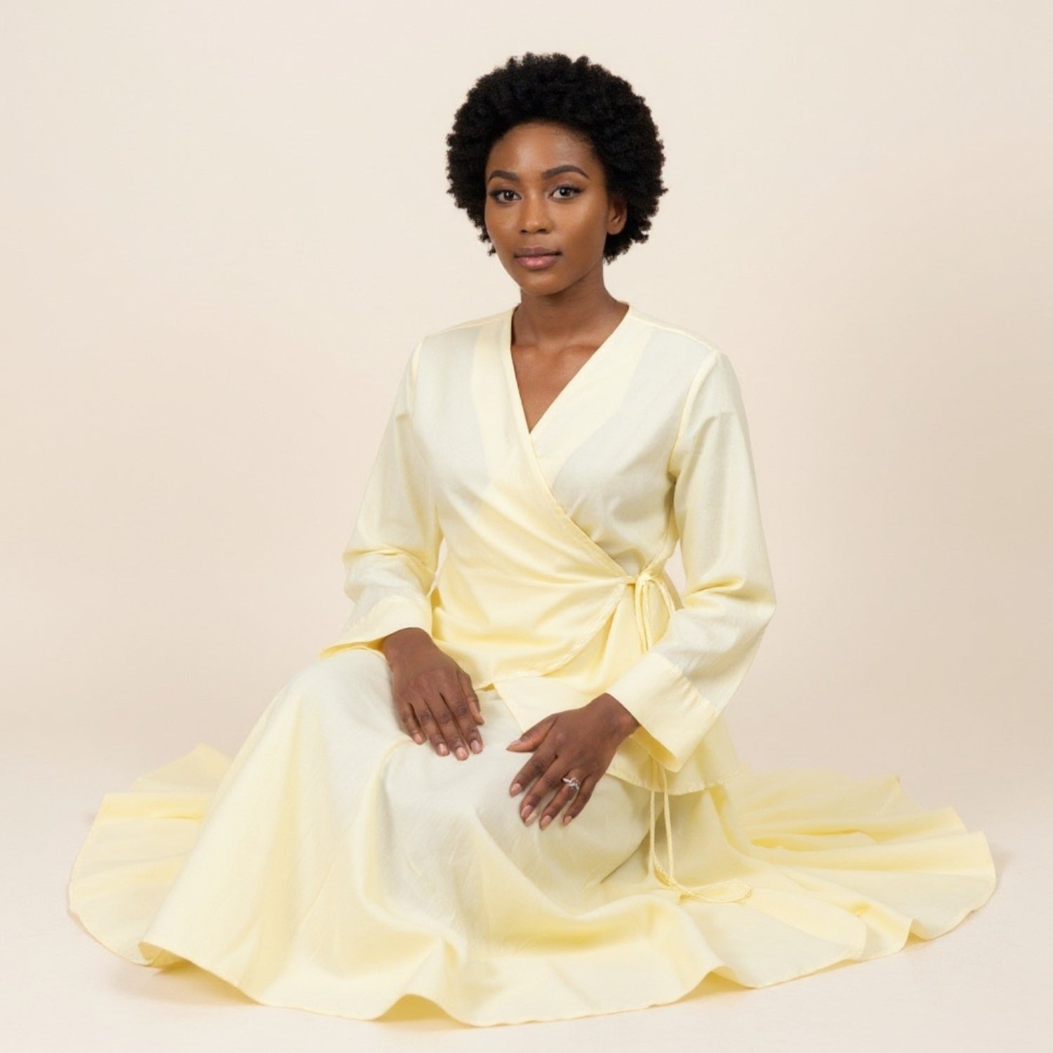 Ensemble jupe et chemise en coton suisse couleur jaune pâle