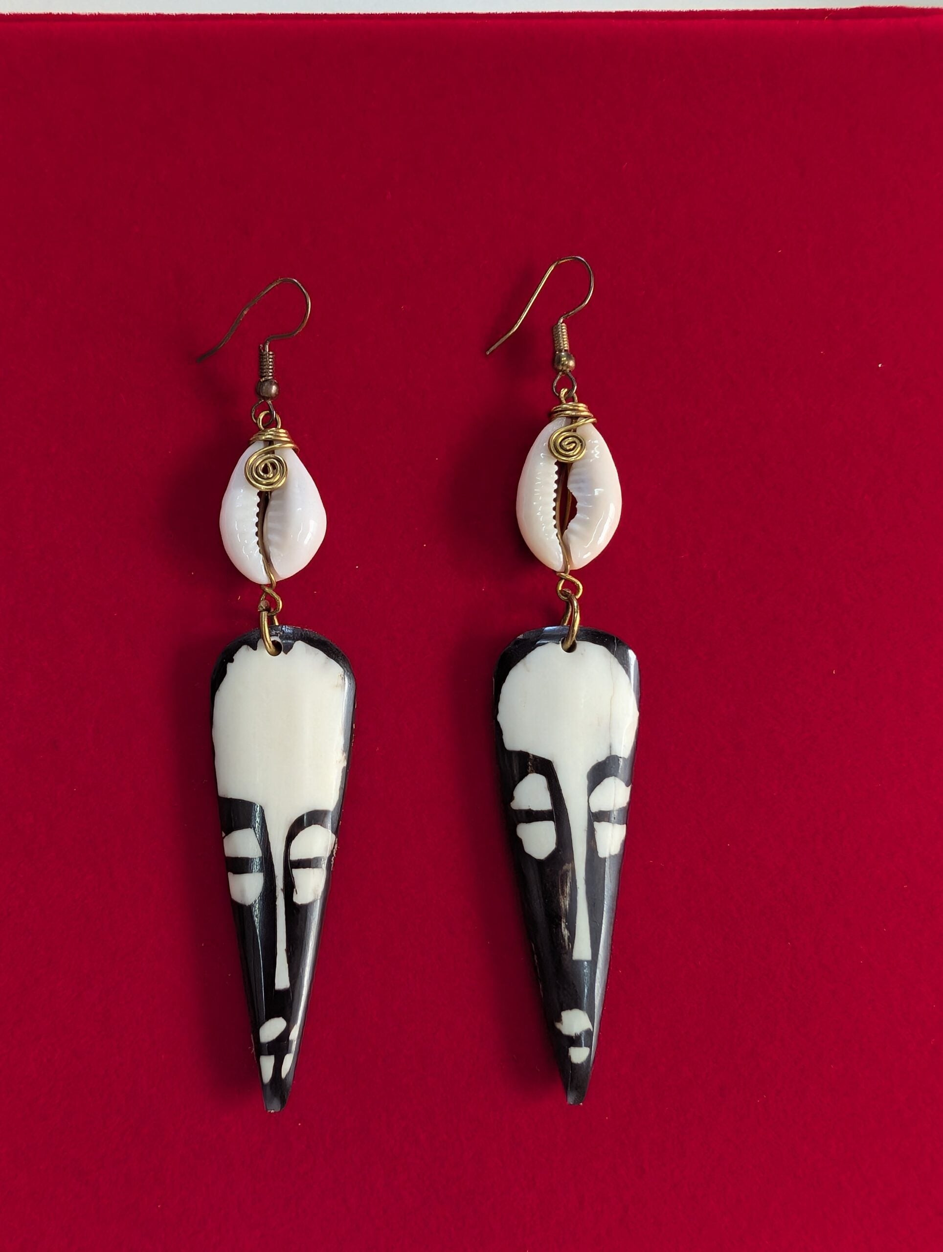 Boucles d’oreilles ethniques bronze en bois cauri