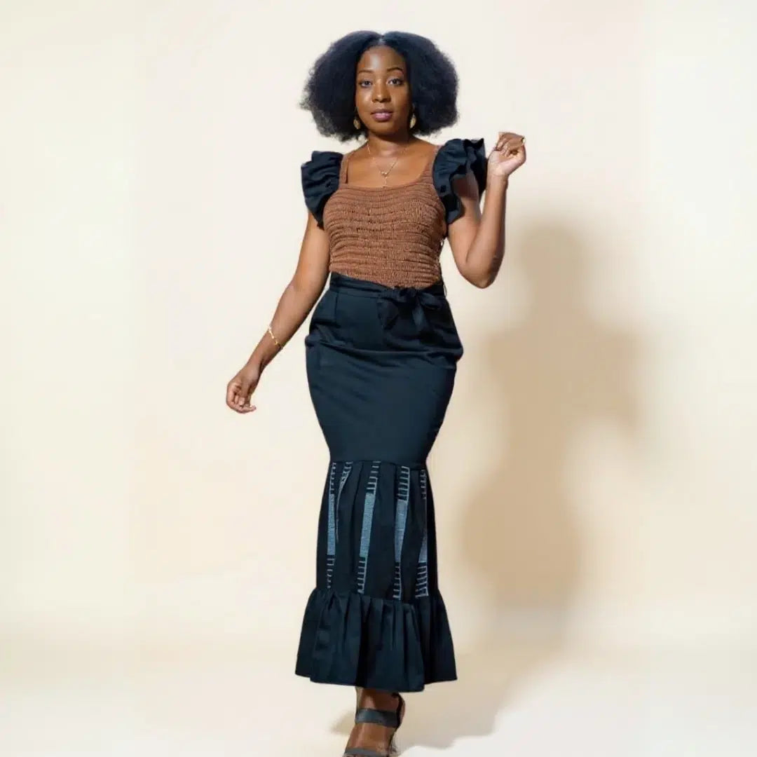 Robe FIRWI longue noire avec crochet marron clair