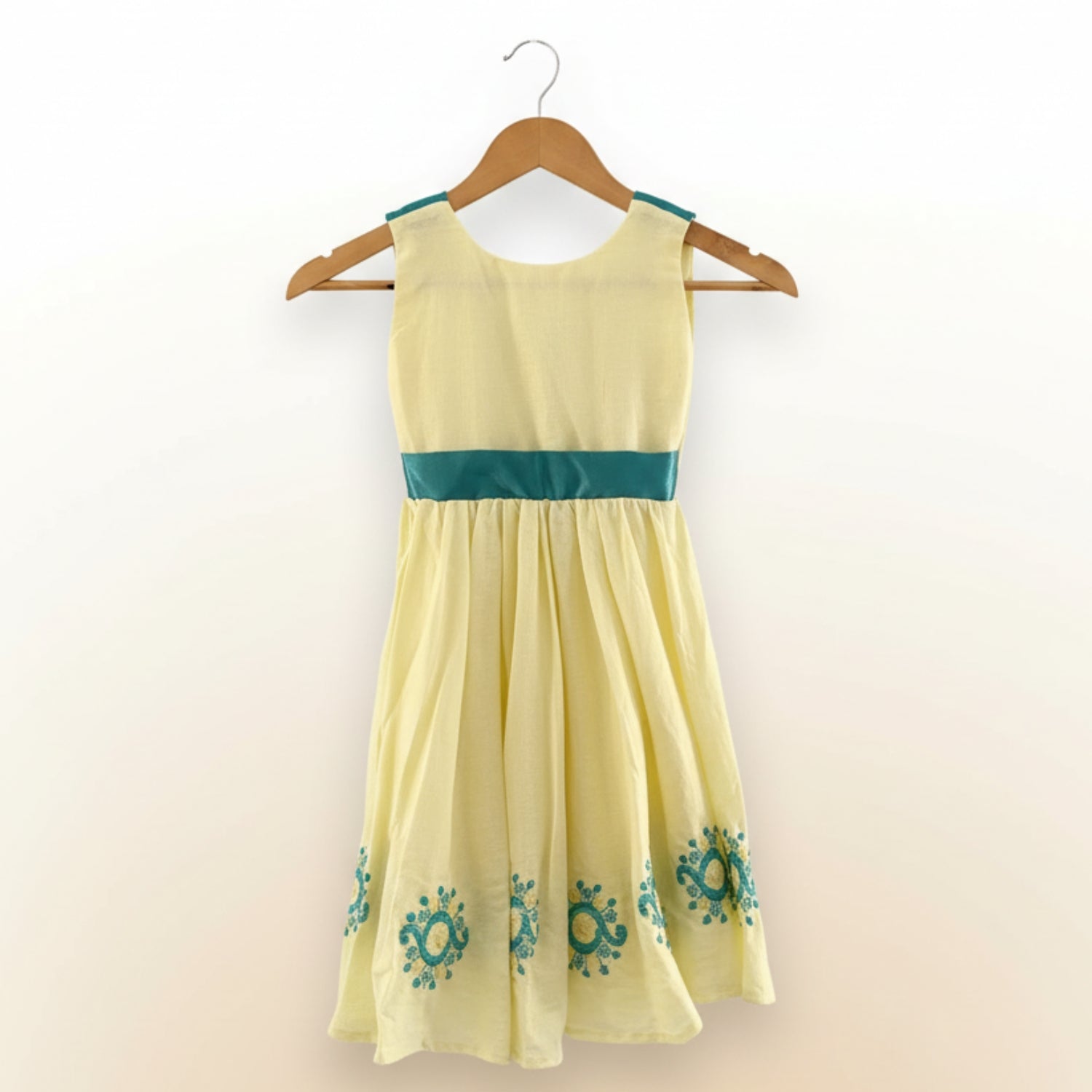 Robe cérémonie fille en coton coloré jaune avec broderies