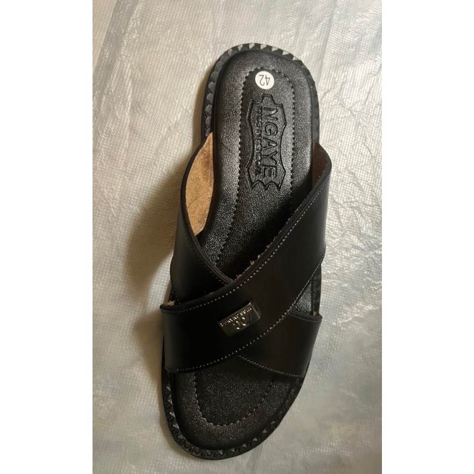 Sandale homme cuir noir élégante NGAYES, semelle antidérapante confortable