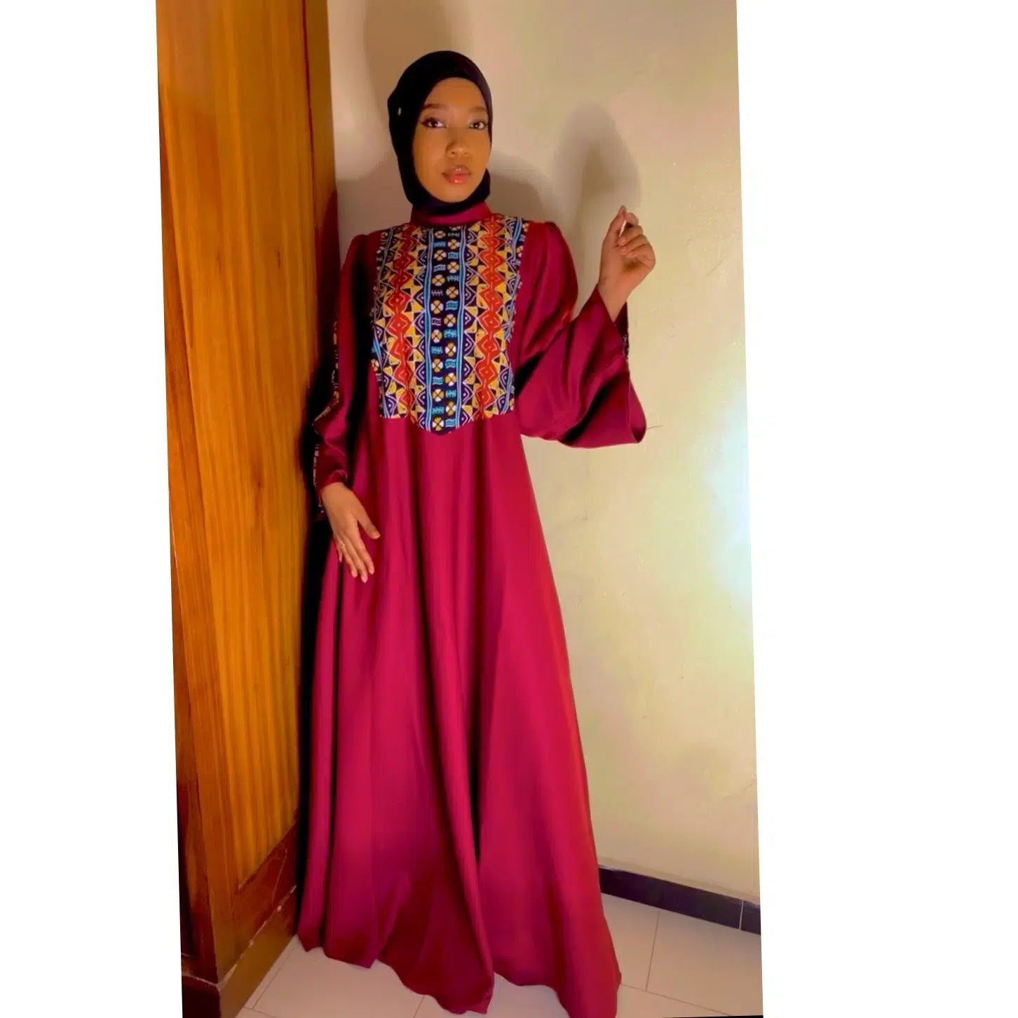 Ensemble femme tendance en couleurs vibrantes pour un style unique