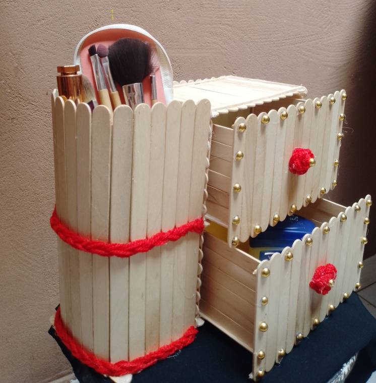 Meuble à tiroirs bois décoratif, organisateur artisanal pour accessoires