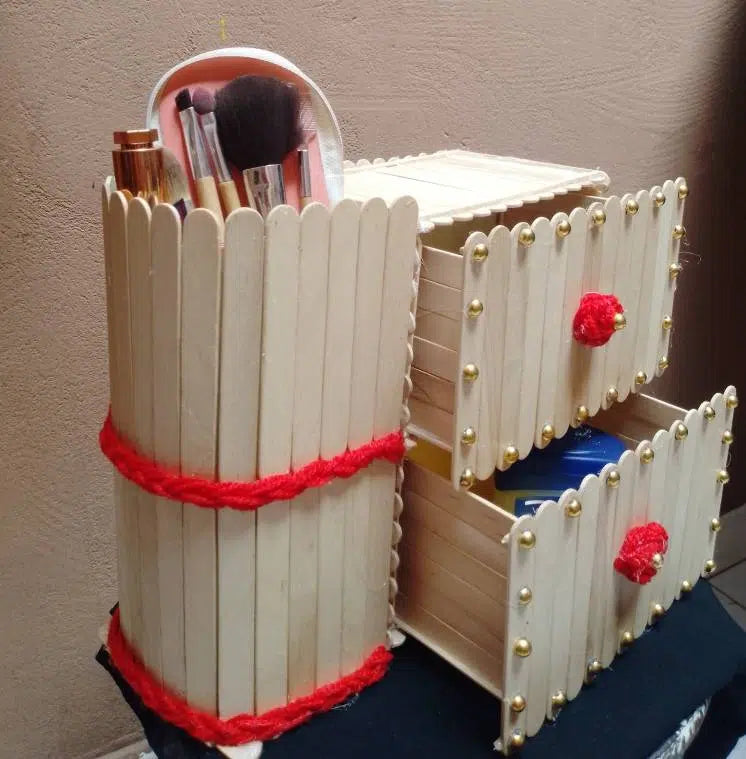 Meuble à tiroirs bois décoratif, organisateur artisanal pour accessoires