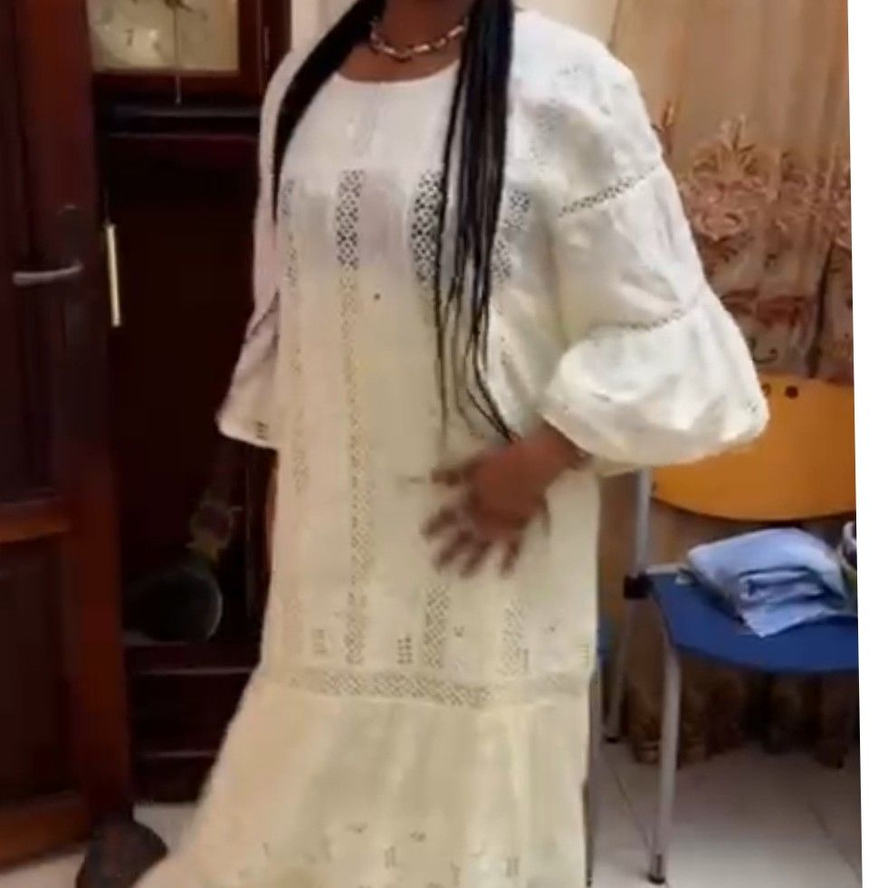 Robe brodée femme longue élégante coton blanc bohème chic été cérémonie