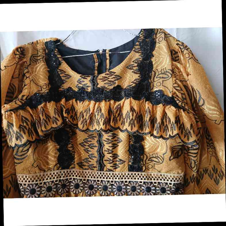 Robe brodée jaune moutarde femme, longue bohème chic, manches bouffantes