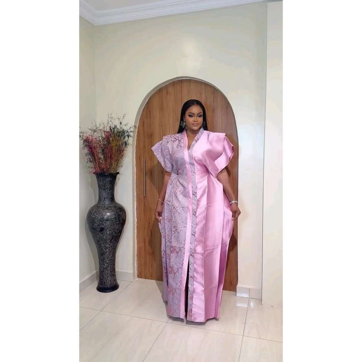Robe Glamour Satin Rose - Elegance et Confort Féminin