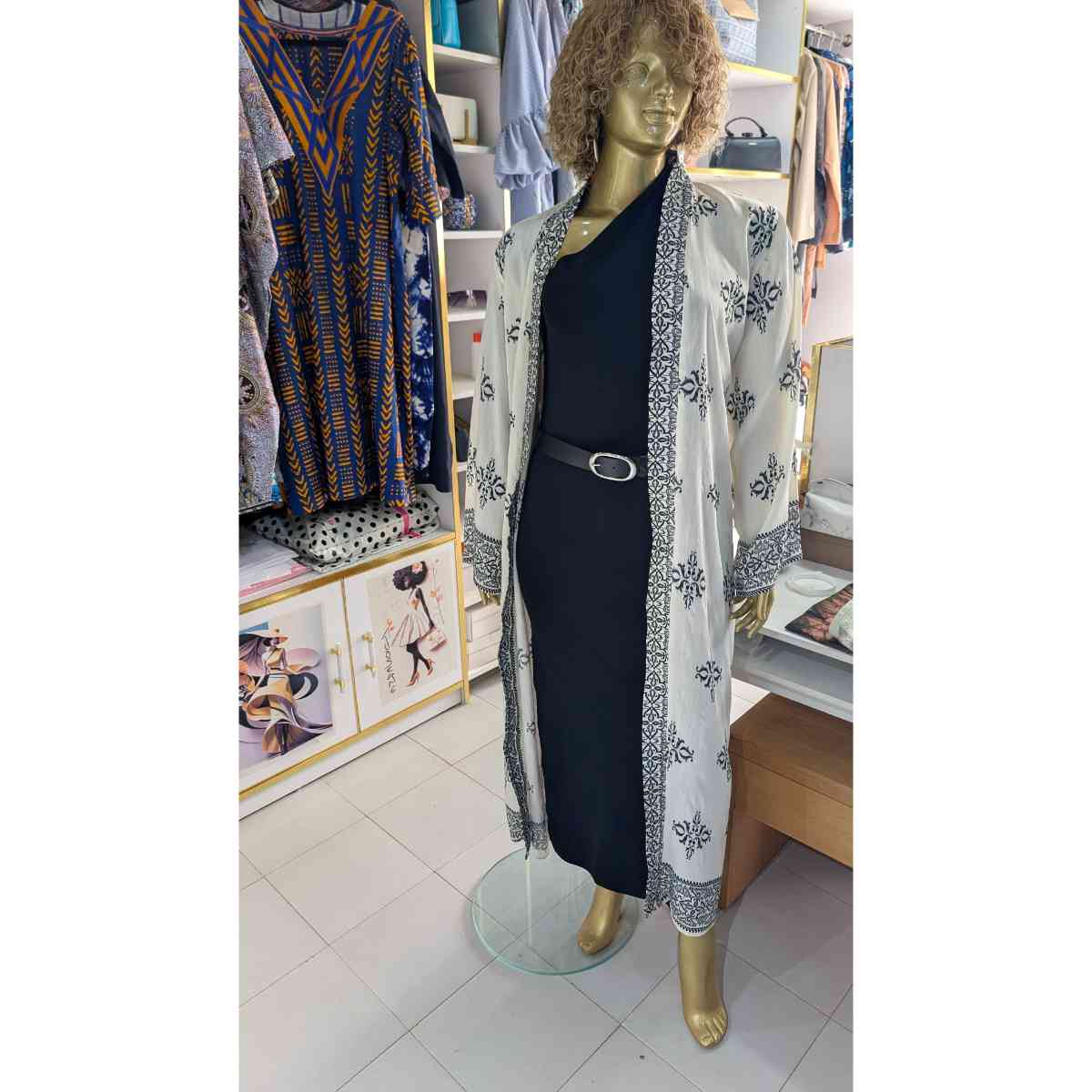 Kimono lin brodé femme blanc ivoire noir, chic et élégant, style bohème